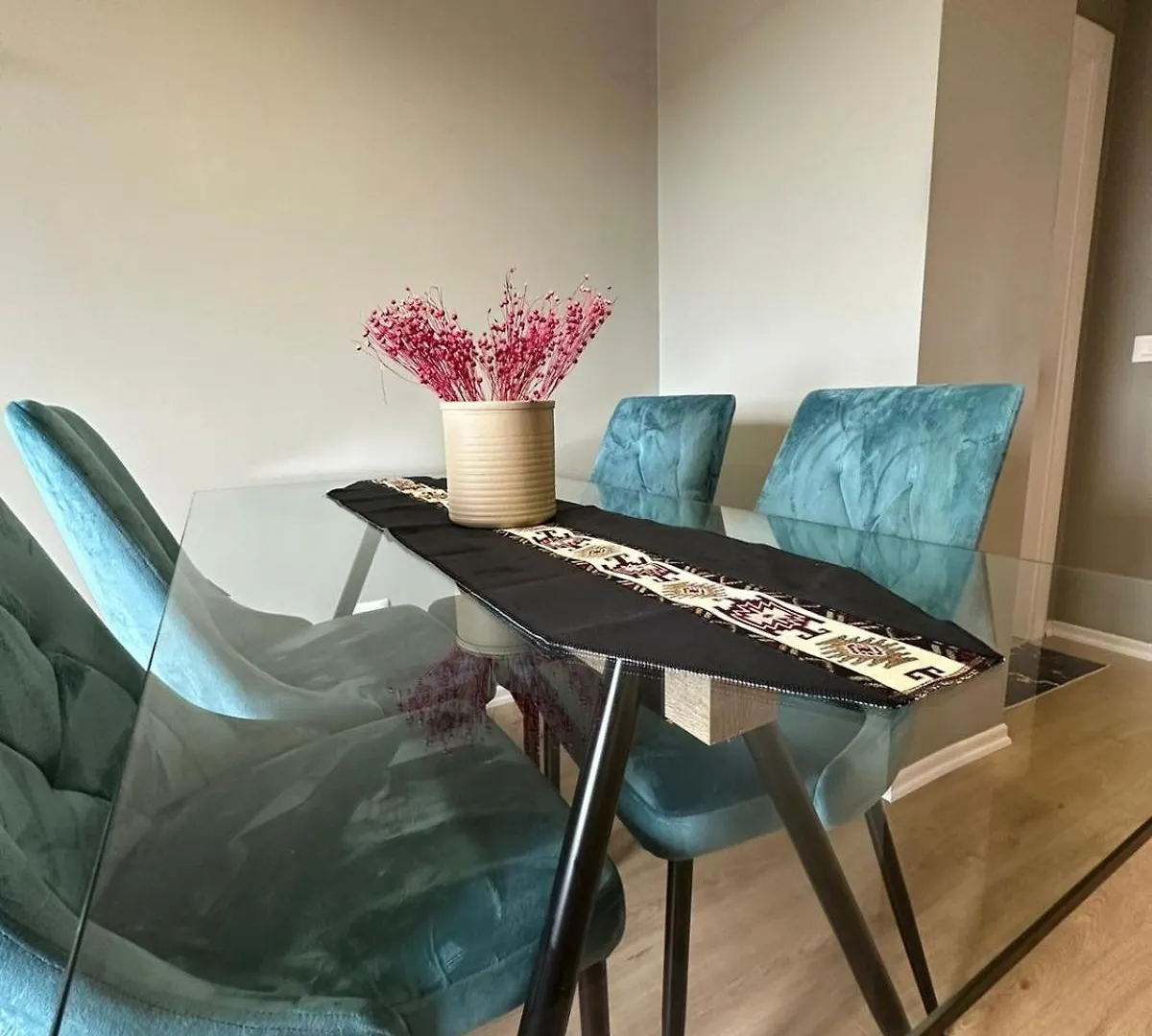 Appartamento Urban Charm Apt With Jacuzzi Tirana