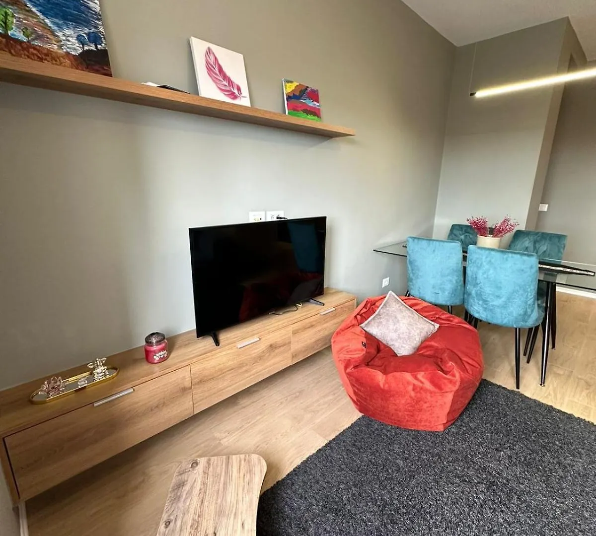 Appartamento Urban Charm Apt With Jacuzzi Tirana Albania